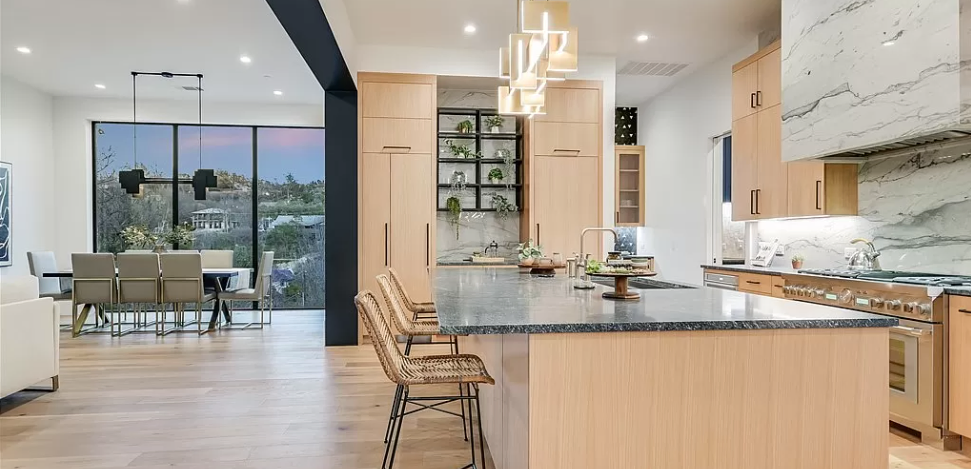 Home renovation contractors